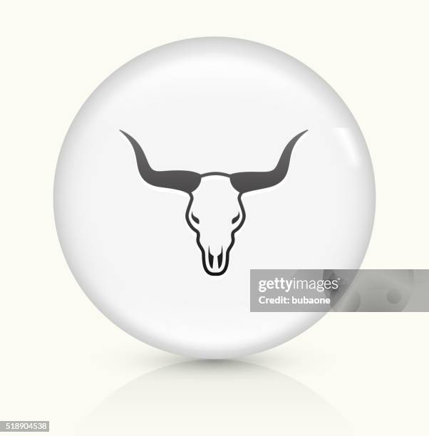 bull schädel symbol auf weißer runder vektor knopf - bull icon stock-grafiken, -clipart, -cartoons und -symbole