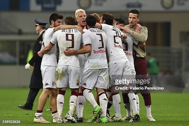 APlayers of Torino FC celebrate victory at the end of the Serie A match between FC Internazionale and Torino FC Milano at Stadio Giuseppe Meazza on...