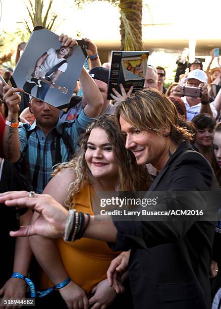 Recording artist Keith Urban poses for a selfie at the 51st Academy of Country Music Awards at MGM Grand Garden Arena on April 3, 2016 in Las Vegas,...