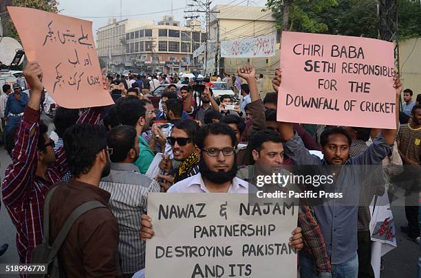 Pakistan Cricket Lovers shout slogan against the Pakistan Cricket Board during protest and Symbolic funeral of former chairman Najam Sethi in front...