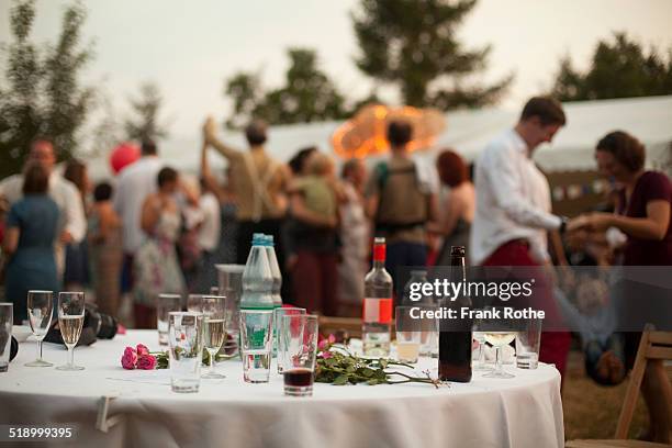 dunner party at the countryside - party atmosphere stock pictures, royalty-free photos & images