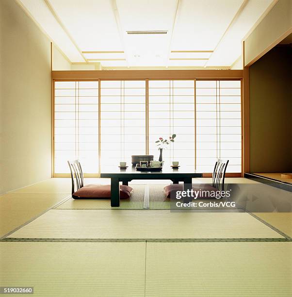 interior of a japanese inn - washitsu stock pictures, royalty-free photos & images