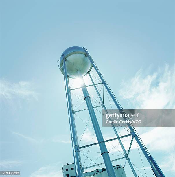 a water tower - water tower storage tank stockfoto's en -beelden