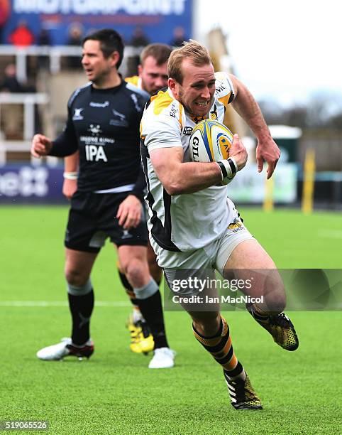 Dan Robson of Wasps drives through to score a try during the Aviva Premiership match between Newcastle Falcons and Wasps at Kingston Park on March...