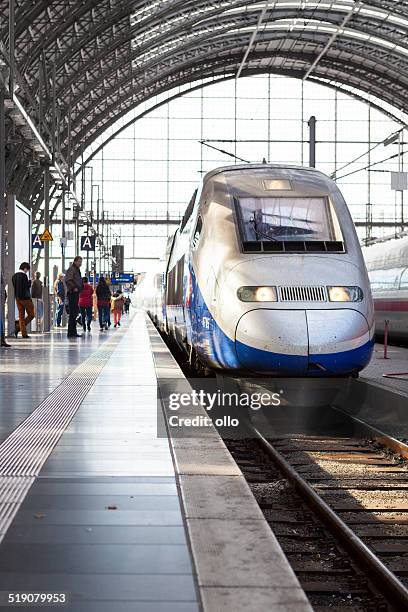 tgv - sncf fotografías e imágenes de stock