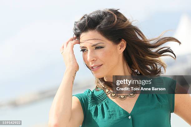 Cindy Sampson attends "Private Eyes" Photocall on April 4, 2016 in Cannes, France.