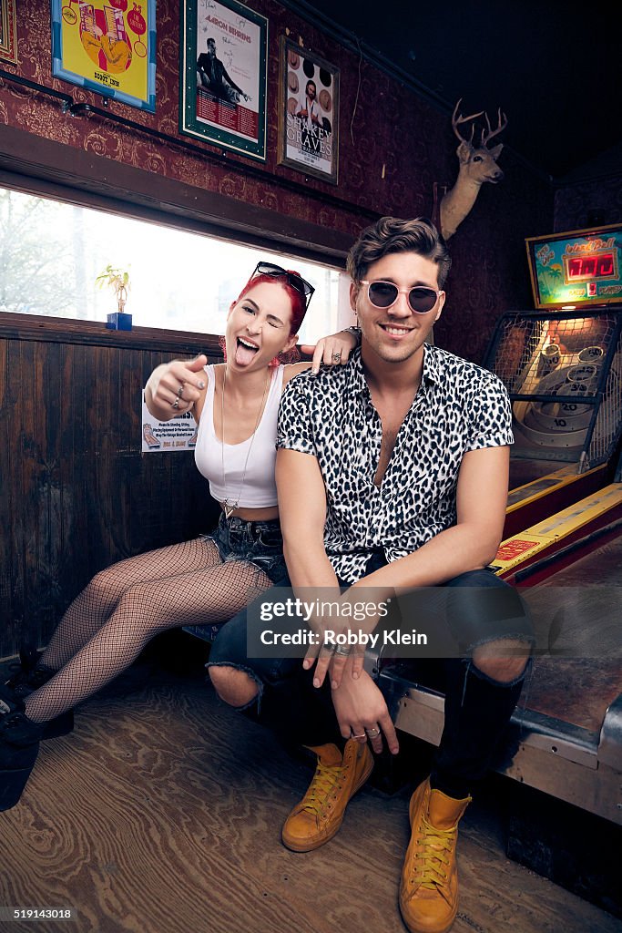 Mike Del Rio The pop duo Powers, featuring Mike Del Rio and Crista Ru are... Photo d ...