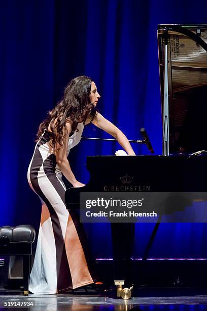 Jennifer Rauth Jennifer Rueth Photos and Premium High Res Pictures - Getty Images