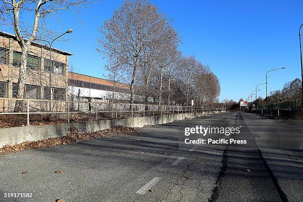 Almost 10 years after the fire, the German company Thyssenkrupp is in state of semi abandonment. In the fire of 2007, 7 workers were killed and there...