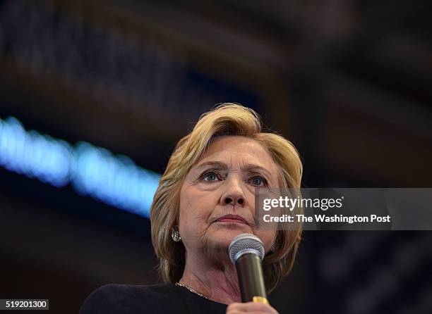 Hillary R. Clinton Cohoes Photos and Premium High Res Pictures - Getty Images