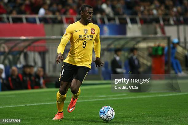 Jackson Martinez of Guangzhou Evergrande drives the ball during the AFC Champions League Group H match between Urawa Red Diamonds and Guangzhou...