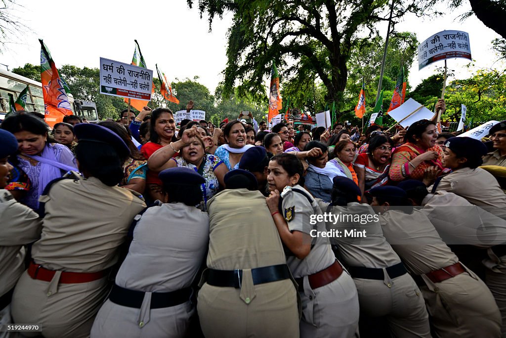 Delhi BJP Mahila Morcha demonstration...