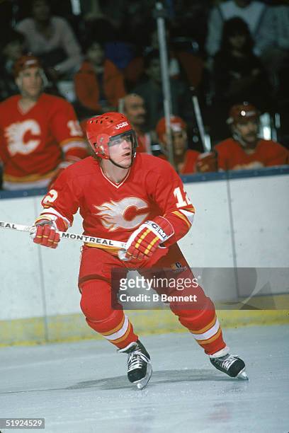 Swedish hockey player Hakan Loob, forward for the Calgary Flames, in action against the New York Islanders at Nassau Coliseum, Uniondale, New York,...