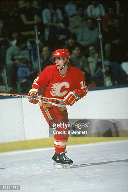Swedish hockey player Hakan Loob, forward for the Calgary Flames, in action against the New York Islanders at Nassau Coliseum, Uniondale, New York,...