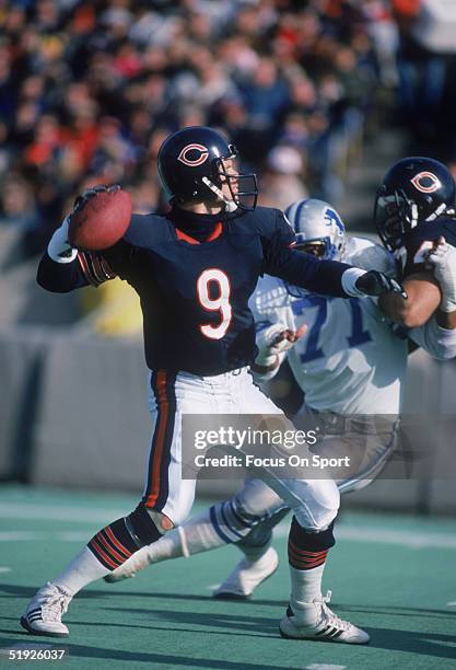 Chicago Bears' quarterback Jim McMahon throws a pass against the Detroit Lions.