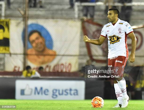 Ramon Abila of Huracan controls the ball during a match between Huracan and Sporting Cristal as part of Group 4 of Copa Bridgestone Libertadores 2016...