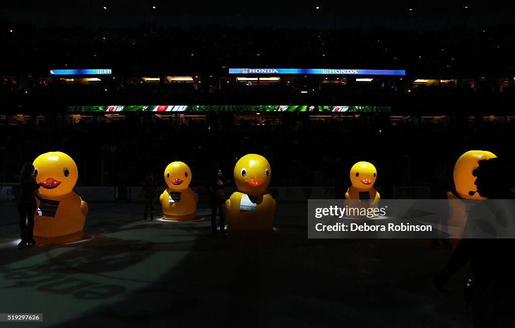 Winnipeg Jets v Anaheim Ducks