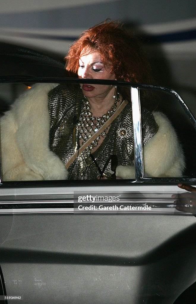 Celebrity Big Brother III - New Housemate Arrives