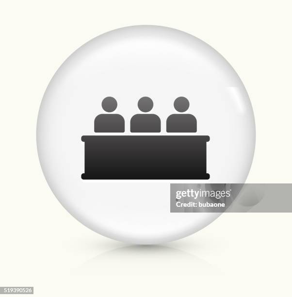 audience icon on white round vector button - 陪審團 幅插畫檔、美工圖案、卡通及圖標