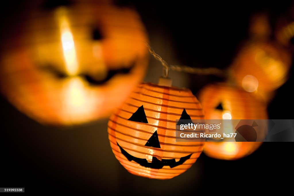 Halloween paper pumpkin lights