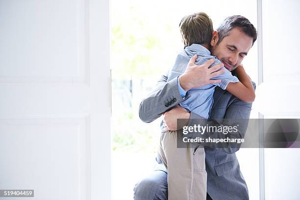 welcome home! - welcome-back-dad stock pictures, royalty-free photos & images