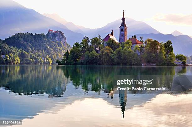 bled island with st mary church - cracovia fotografías e imágenes de stock