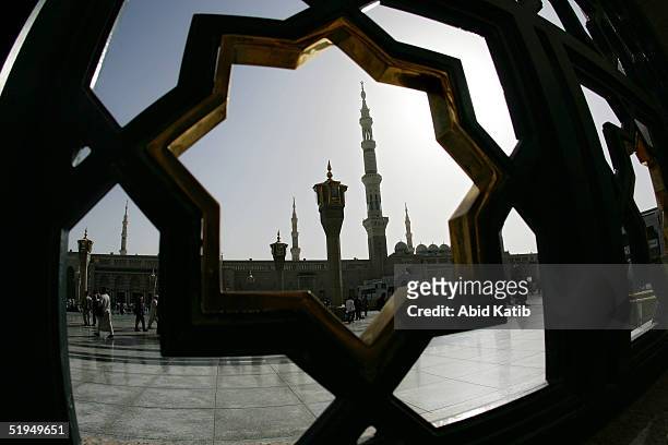 Muslim pilgramges visit the Prophet Mohammed Mosque January 13 2005 in Medina, Saudi Arabia. Pilgrams began arriving in Saudi Arabia early this month...