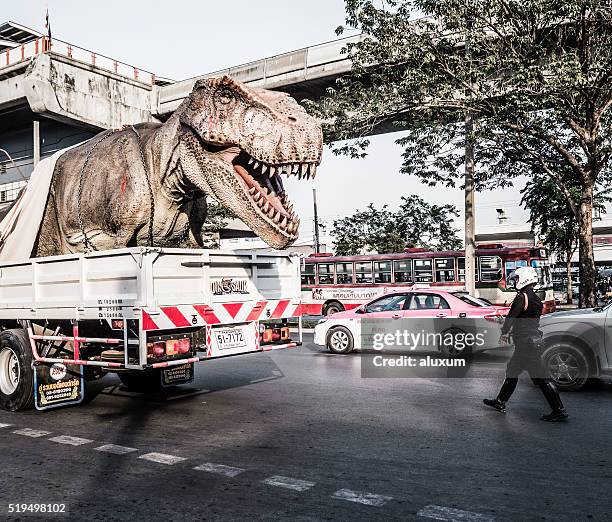 tirannosauro rex a bangkok tailandia - realismo-concettuale foto e immagini stock