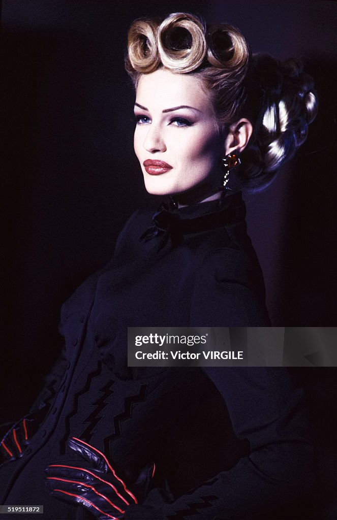 Karen Mulder walks the runway at the Thierry Mugler Ready to Wear