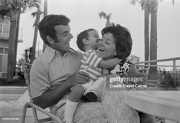 English golfer Tony Jacklin with his wife Vivien and one of their sons, Florida, USA, March 1972.