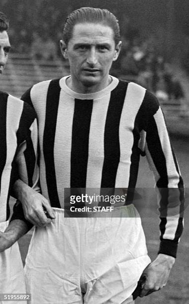 Portrait of Juventus Turin's forward Silvio Piola taken 12 December 1946 at the Parc des Princes in Paris before a friendly soccer match against...