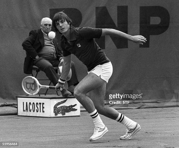 Italian Adriano Panatta hits a forehand to his opponent US Harold Salomon at the French tennis Open in Paris 02 June 1976. Panatta won the tounament.