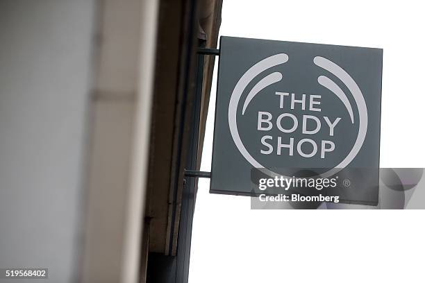 89 Body Shop Sign Stock Photos, High-Res Pictures, and Images - Getty ...