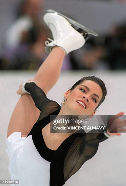 Figure skater Nancy Kerrigan of the United States performs her technical program 23 February 1994 in Hamar, near Lillehammer, at the XVIIth Winter...