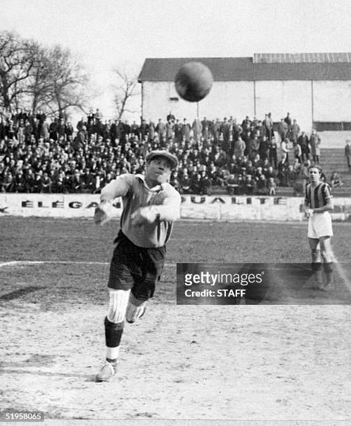 Picture taken in the mid '30s of Spanish goalkeeper Ricardo Zamora, who played for Espanyol de Barcelona , FC Barcelona and Real Madrid . Zamora won...