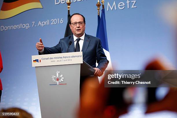 French President Francois Hollande delivers a speech during a press conference after the 18th Franco-German cabinet meeting on April 07, 2016 in...