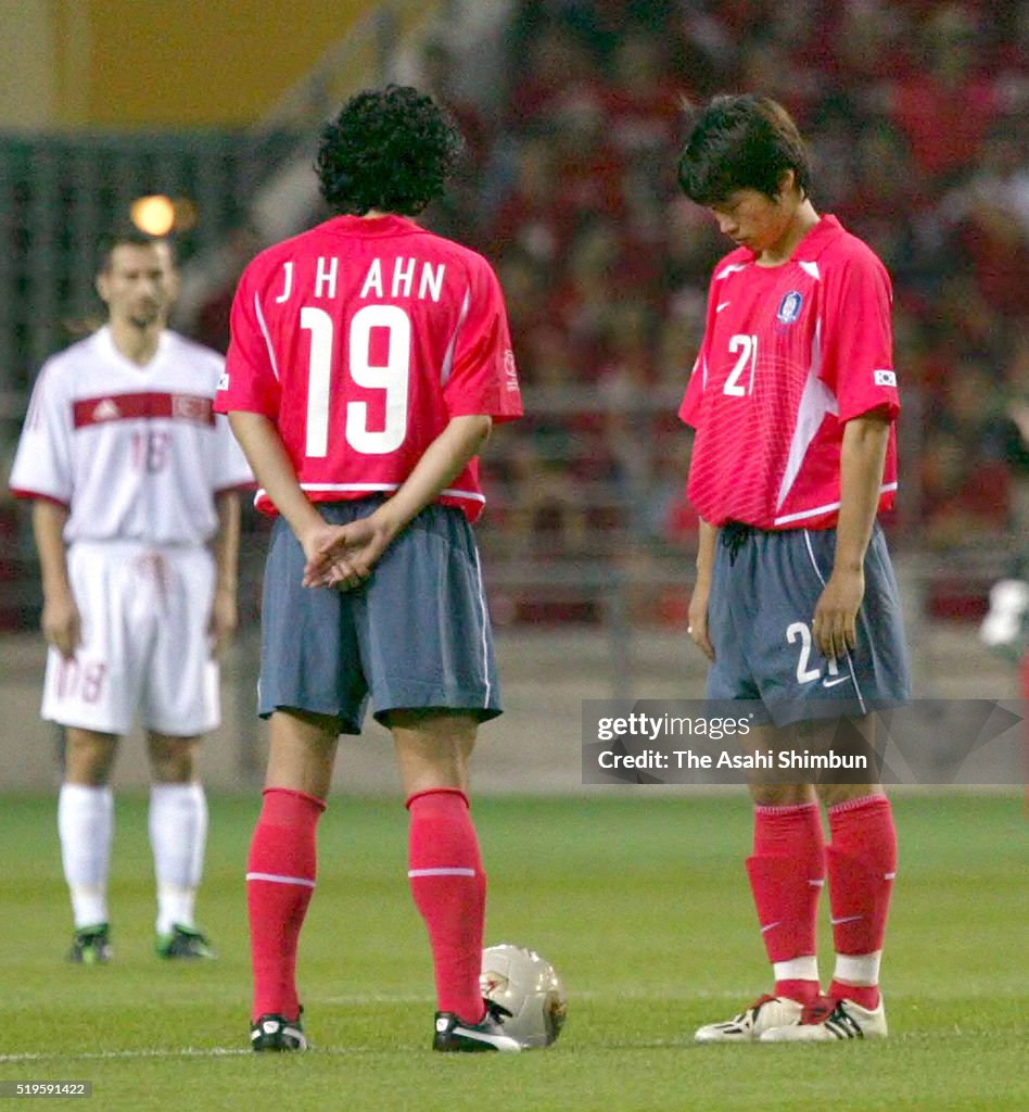 South Korea v Turkey - FIFA World Cup Korea/Japan Thrid Place Play-Off