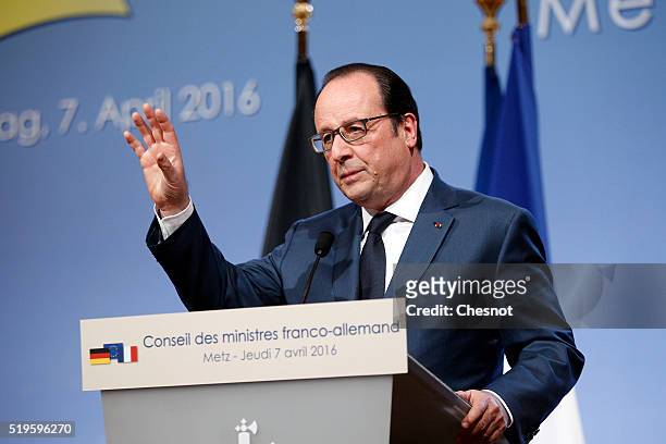 French President Francois Hollande delivers a speech during a press conference after the 18th Franco-German cabinet meeting on April 07, 2016 in...