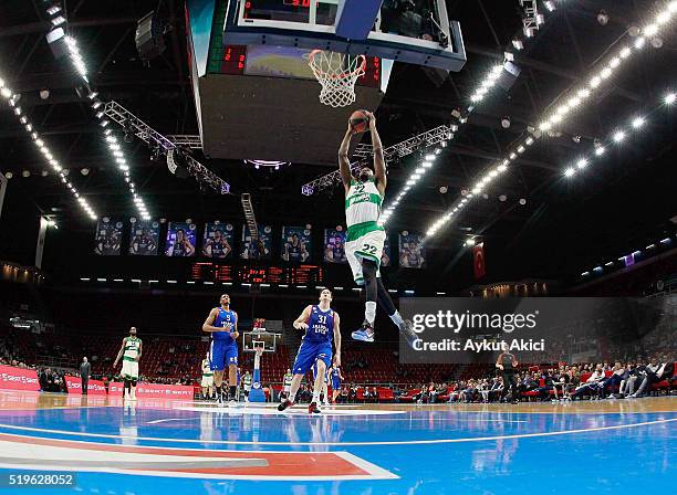 Elliot Williams, #22 of Panathinaikos Athens in action during the 2015-2016 Turkish Airlines Euroleague Basketball Top 16 Round 14 game between...