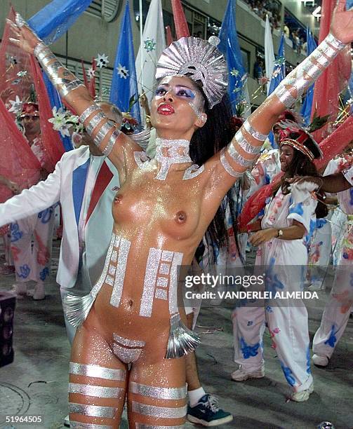 Sambist, Valeria Valenssa, of the samba school uniao da Ilha sings with her uniquely painted body, 07 March, 2000 in Rio de Janeiro, Brazil. La...