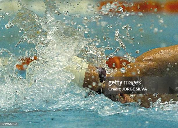 The North American pentathalete, Chad Senior, particpates in the 200m swim in Mexico City, Mexico, 12 March, 2000. El pentatleta norteamericano Chad...