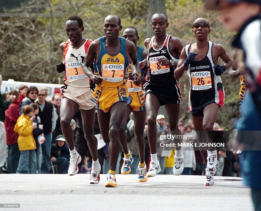 The men's lead pack crests the top of Heartbreak H