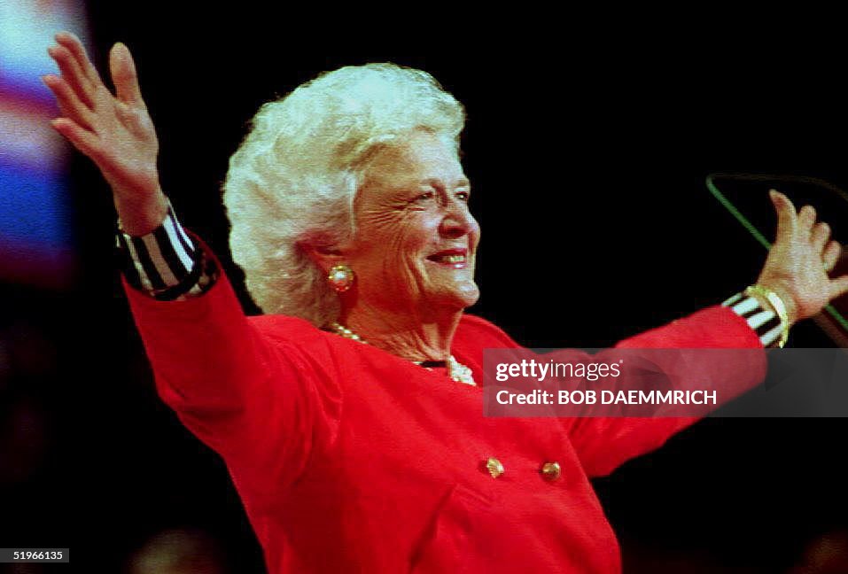 First Lady Barbara Bush greets the delegates atten