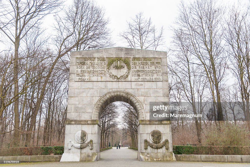 Treptower Park, Soviet monument