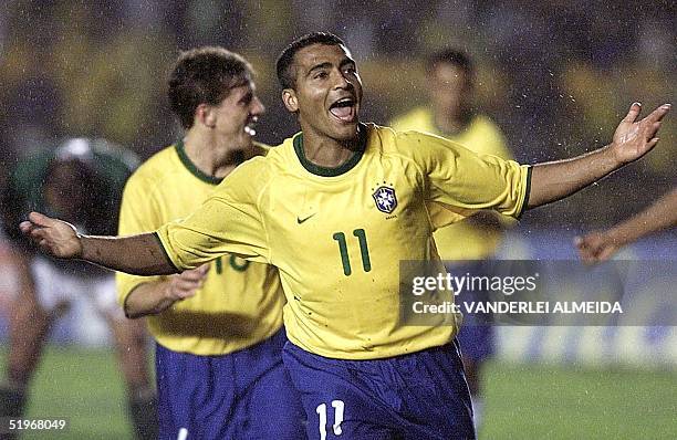 Brazil's Romario celebrates his third goal in the game against Bolivia 03 September during the World Cup 2002 qualification game in Maracana Stadium...