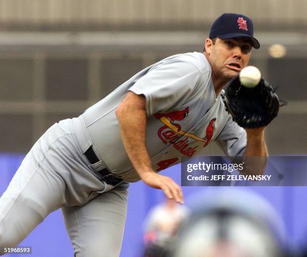 St. Louis Cardinals right handed pitcher Andy Benes catches a line drive from New York Mets' Robin Ventura in the first inning during game three of...