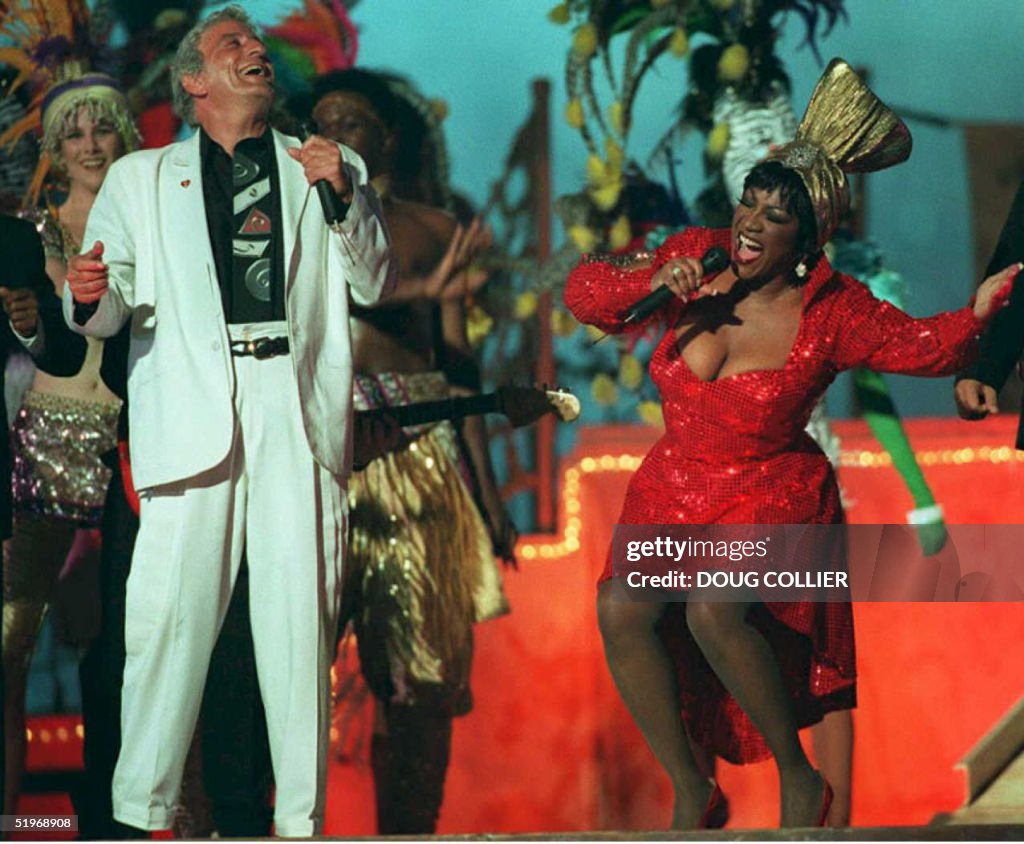 US Singers Tony Bennett (L) and Patti LaBelle perf