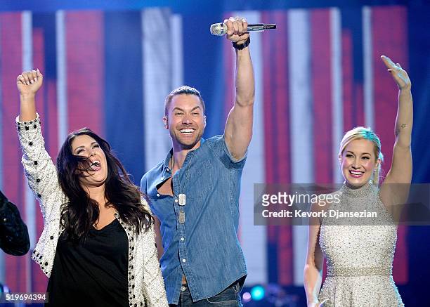 Recording artists Kree Harrison, Ace Young and Kellie Pickler perform onstage during FOX's "American Idol" Finale For The Farewell Season at Dolby...