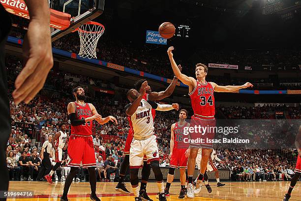 Mike Dunleavy of the Chicago Bulls shoots the ball against the Miami Heat on April 7, 2016 at AmericanAirlines Arena in Miami, Florida. NOTE TO USER:...