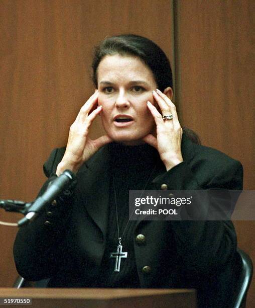 Denise Brown, the sister of murder victim Nicole Brown Simpson, testifies in Superior Court in Los Angeles 06 February that murder defendant O.J....